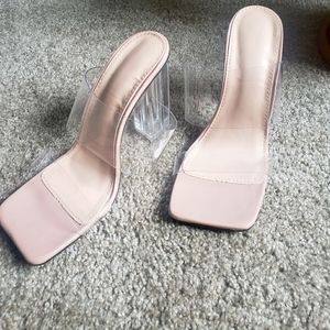 Womens Shoe size 8